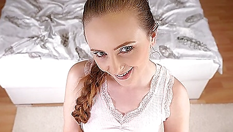 Sexy chick in small tits is getting fucked in vr porn