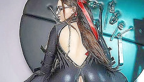 Latina beauty in vr sex with friends and their friends