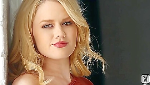 Sexy slut with big boobs and a sexy ass in sexy shorts