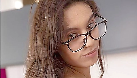 Sexy woman shows her amazing body in the solo video